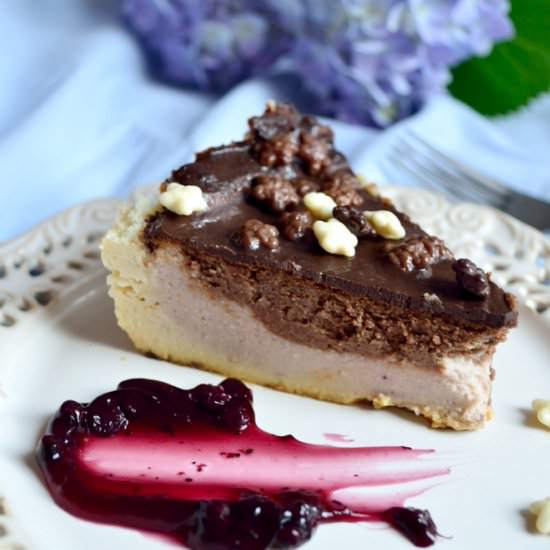 Creamy blueberry choco cheesecake