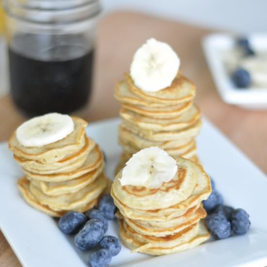 Mini Banana Oatmeal Pancakes