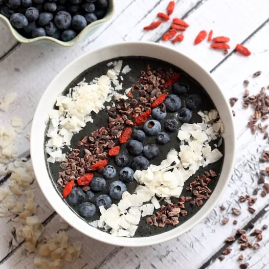 Blueberry Cacao Smoothie Bowl