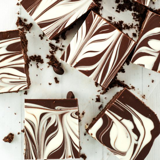 No Bake Chocolate Cookie Butter Bar