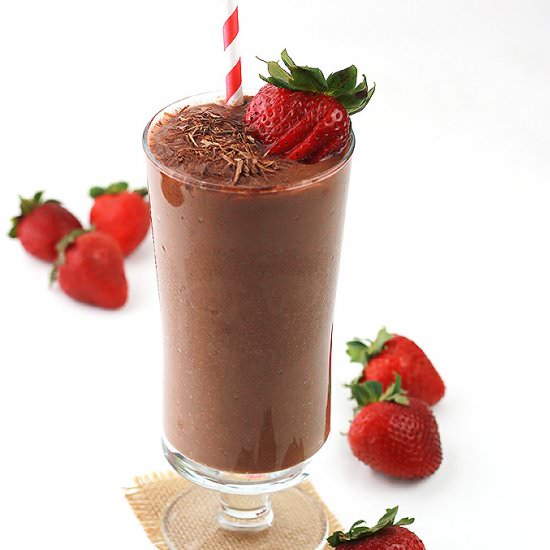 Strawberry & Chocolate Chia Smoothie