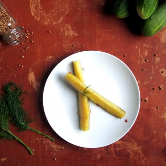 Simple Dill Pickle Spears