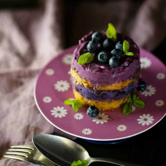 Almond oat cake blueberry cream