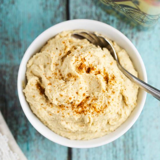 Creamy Roasted Garlic Hummus