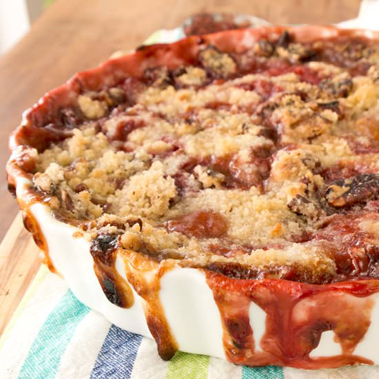 Strawberry Peach Pecan Crumble