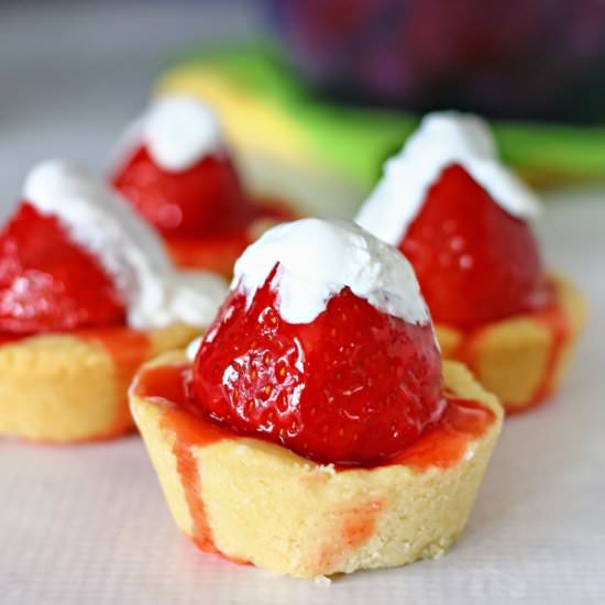 Sugar Cookie Strawberry Pies