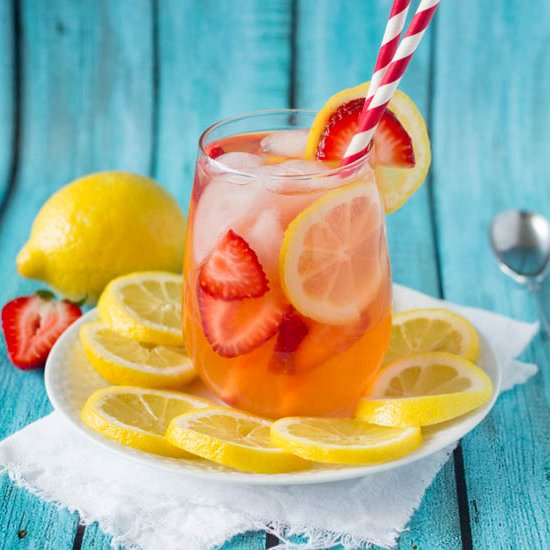 Strawberry Lemonade {Sugar-Free}