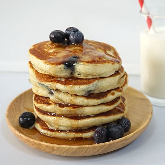 Blueberry Greek Yogurt Pancakes