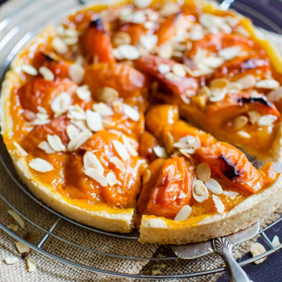 Apricot Tart with Sliced Almonds