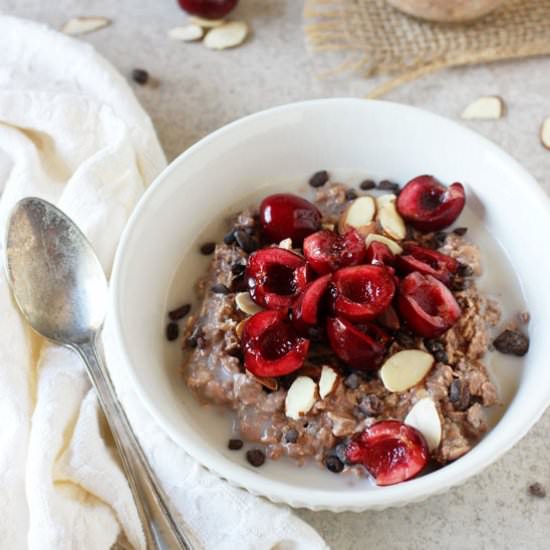 Cherry overnight oats