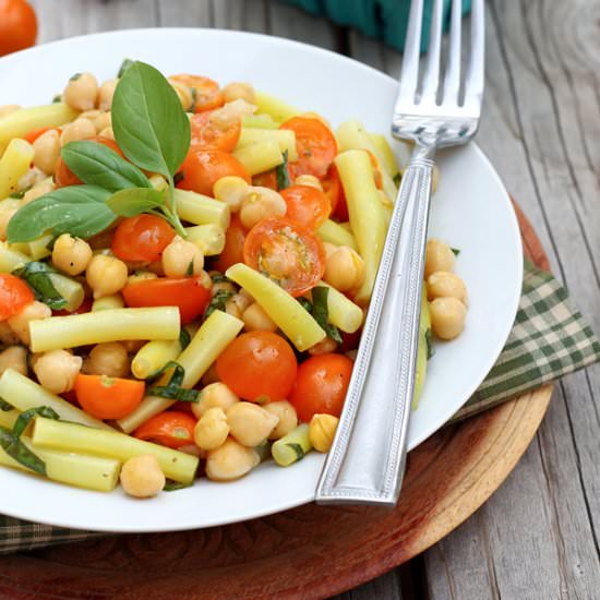 Tomato, Bean & Chickpea Salad