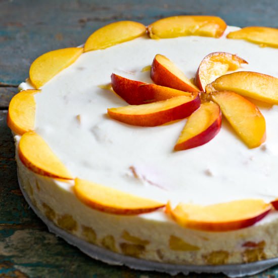 Nectarine cheesecake