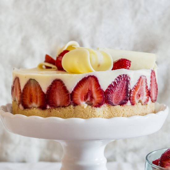 Yoghurt and strawberry cake