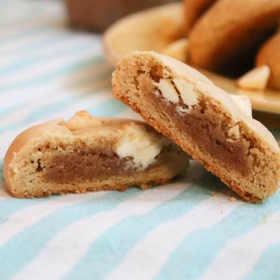 Cookie Butter Stuffed Cookies