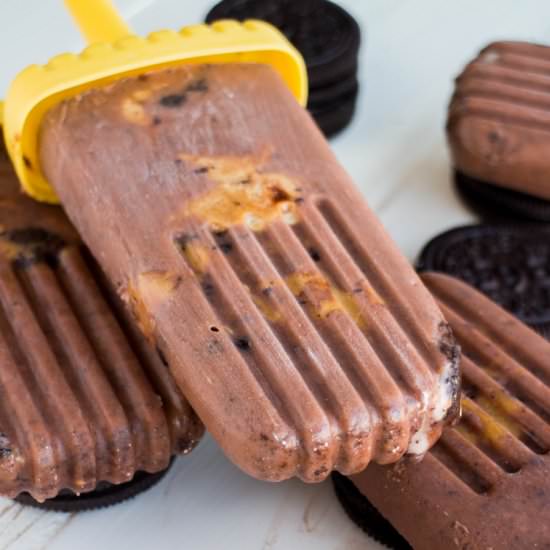 Oreo Chocolate Pudding Popsicles