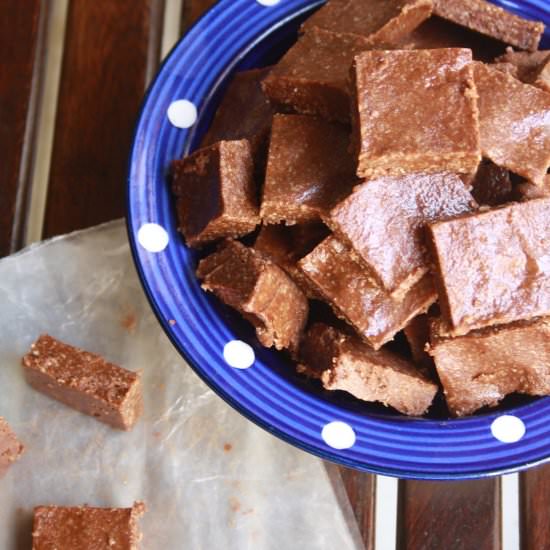 Chocolate Oat And Speculoos Fudge