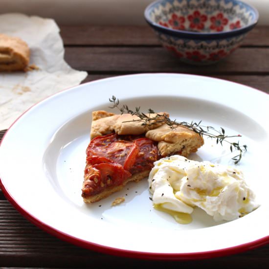 Tomato galette with spelt pastry