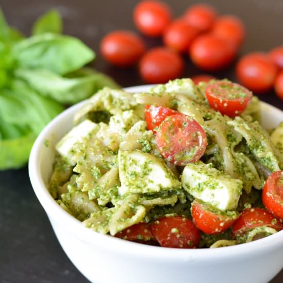 Pesto Caprese Pasta Salad