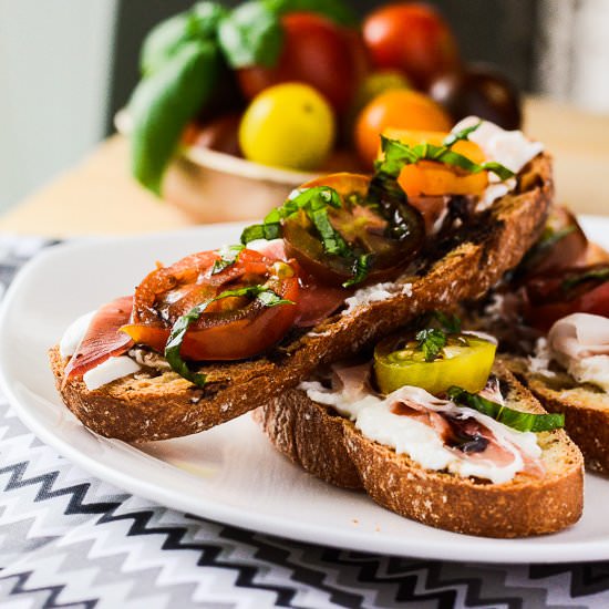 Burrata Caprese Crostini