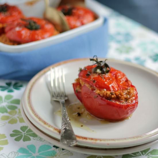 Tomatoes stuffed with oatmeal