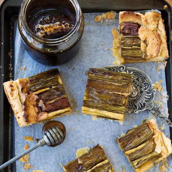 Rhubarb and honey tart