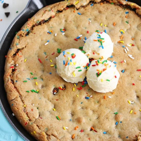 Skillet Chocolate Chip Cookie
