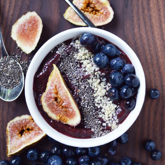 Blueberry and Fig Smoothie Bowl