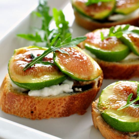 Roasted Fig and Burrata Crostini
