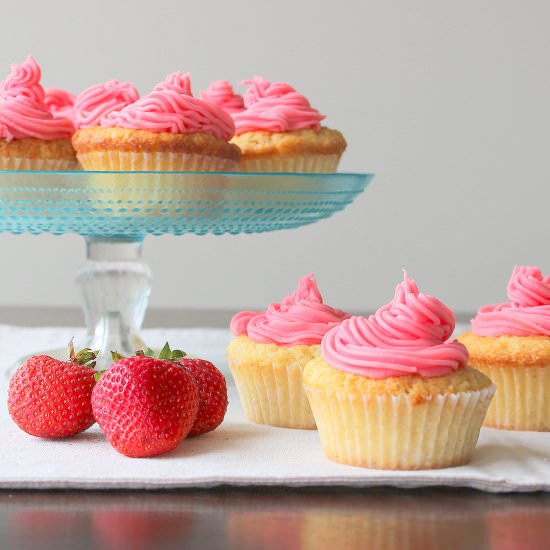 Vanilla Strawberry Cupcakes