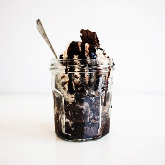 Tiramisu Brownie Cookie Sundaes
