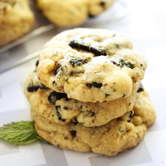 Minted Cookies and Cream Cookies