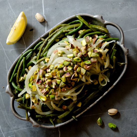 Green Beans w/ Garlic & Pistachios