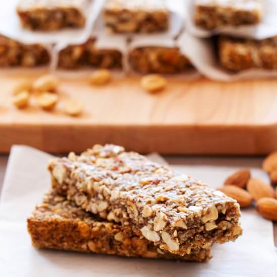 Crunchy Peanut, Almond, and Oat Bar