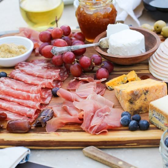 How to Make a Charcuterie Board