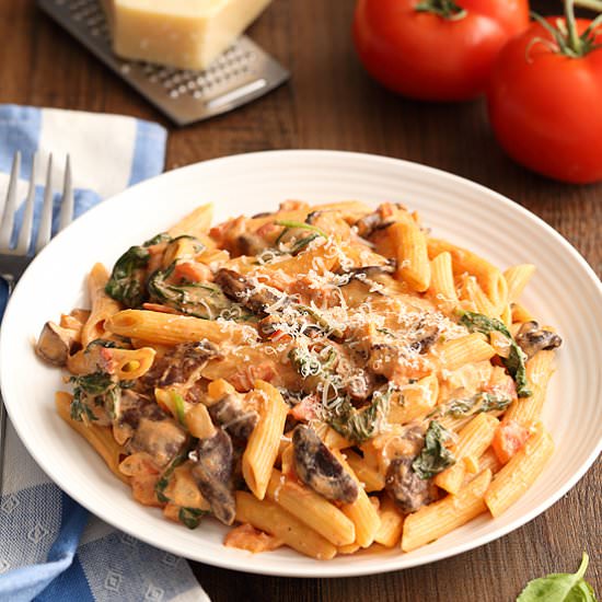 Creamy Tomato and Mushroom Pasta
