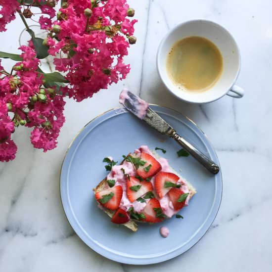 Strawberry Cinnamon Mascarpone Spread