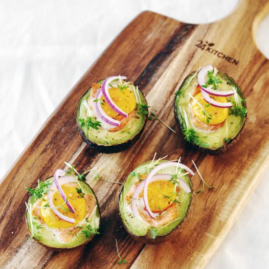 Avocado’s Filled with Egg & Salmon