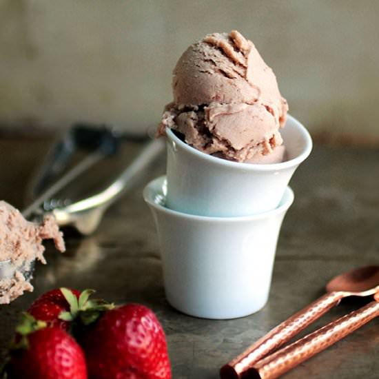 Strawberry Balsamic Ice Cream