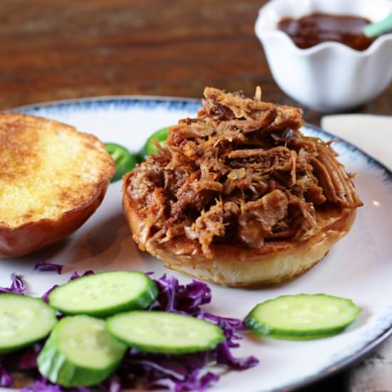 Slow Cooker Sriracha Pulled Pork