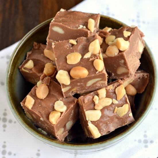 Macadamia Nut Fudge