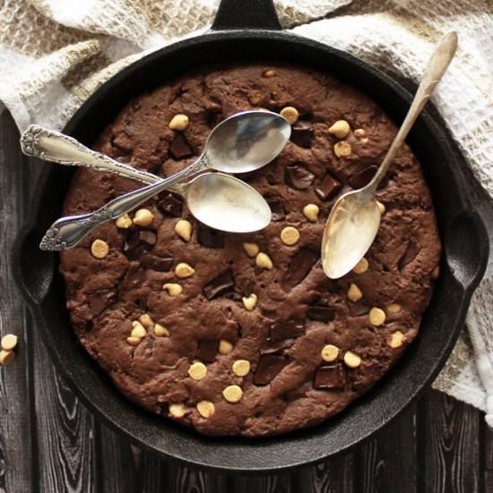 Chocolate & PB Skillet Cookie