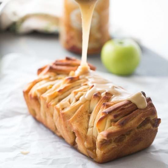 Caramel Apple Pull Apart Bread