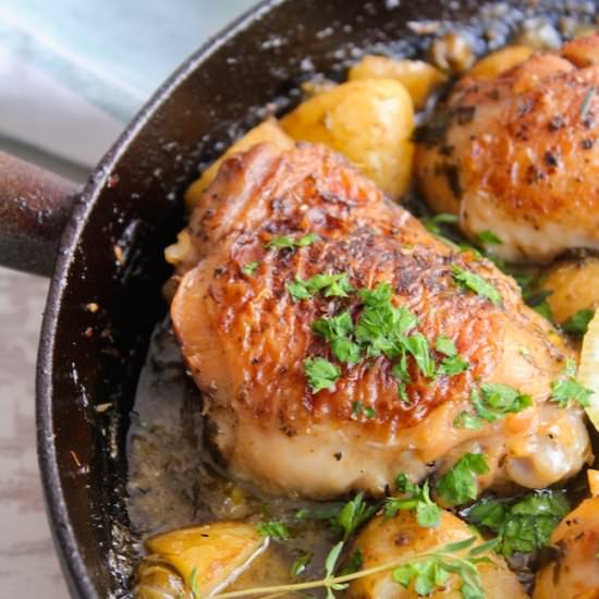 Skillet Chicken In White Wine Sauce