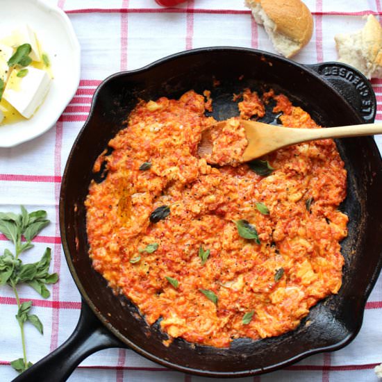 Greek Eggs with Tomatoes