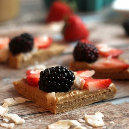 Fruity Flourless Breakfast Pizza