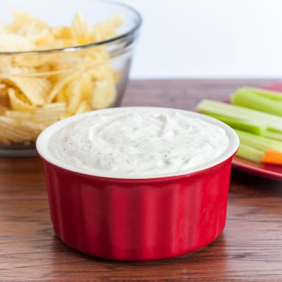 Creamy Dill Veggie Dip