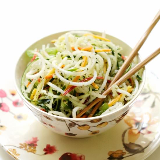 Raw Spiralized Thai Salad