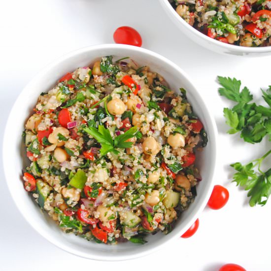 Chunky Chickpea Quinoa Tabbouleh