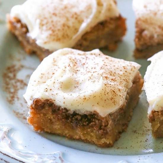 Cinnamon Roll Blondies