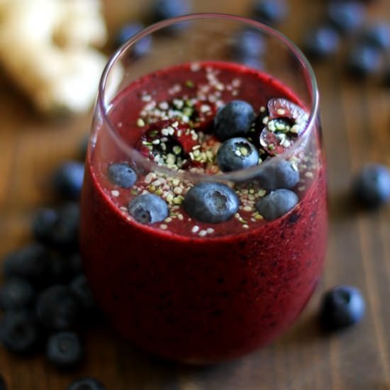 Cherry Berry Cashew Ginger Smoothie